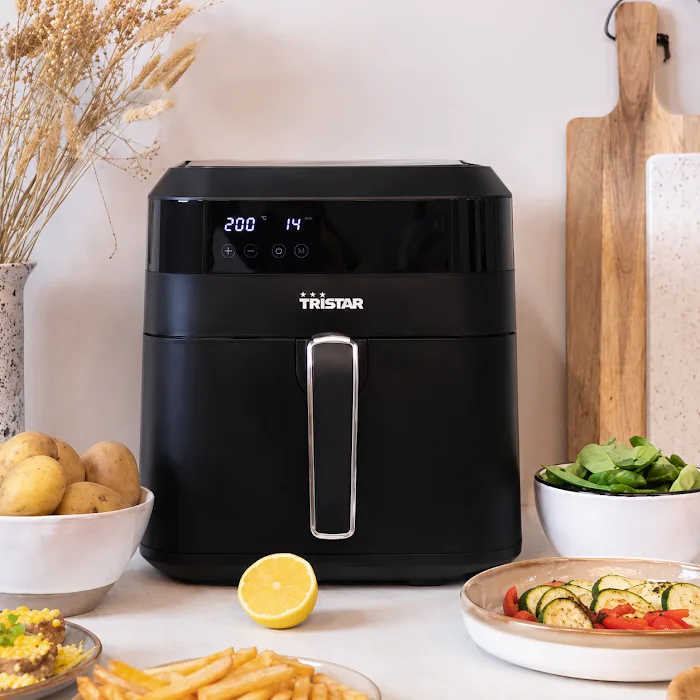 Tristar airfryer i et moderne køkken